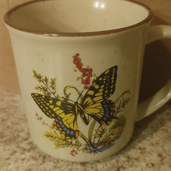 Butterfly mugs - Picture 3 of 3